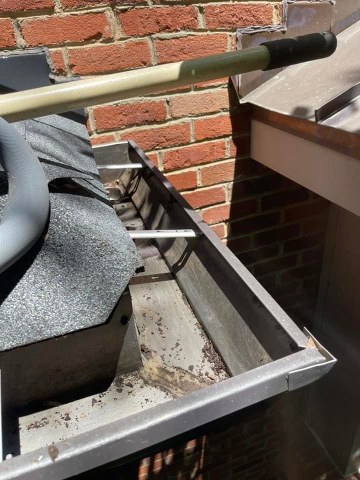 Gutter Cleaning Home